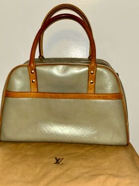 Auth Louis Vuitton Green Vernis Patent Tompkins Square Monogram Leather
Tote